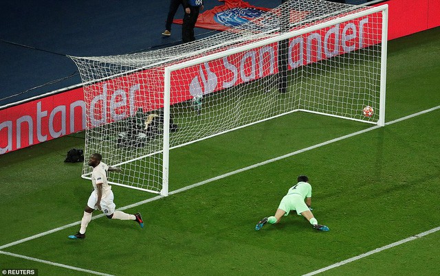 ẢNH: Man Utd thắng kịch tính PSG để ghi tên vào tứ kết UEFA Champions League - Ảnh 10. ẢNH: Man Utd thắng kịch tính PSG để ghi tên vào tứ kết UEFA Champions League - Ảnh 10.