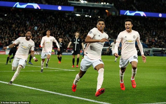 ẢNH: Man Utd thắng kịch tính PSG để ghi tên vào tứ kết UEFA Champions League - Ảnh 17. ẢNH: Man Utd thắng kịch tính PSG để ghi tên vào tứ kết UEFA Champions League - Ảnh 17.