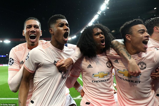 ẢNH: Man Utd thắng kịch tính PSG để ghi tên vào tứ kết UEFA Champions League - Ảnh 18. ẢNH: Man Utd thắng kịch tính PSG để ghi tên vào tứ kết UEFA Champions League - Ảnh 18.