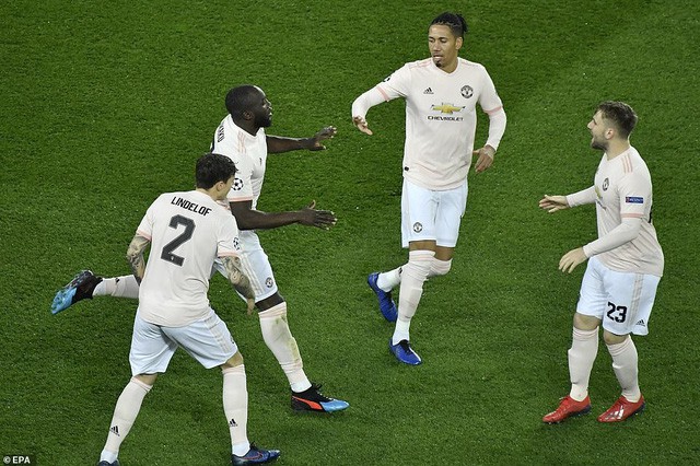 ẢNH: Man Utd thắng kịch tính PSG để ghi tên vào tứ kết UEFA Champions League - Ảnh 4. ẢNH: Man Utd thắng kịch tính PSG để ghi tên vào tứ kết UEFA Champions League - Ảnh 4.