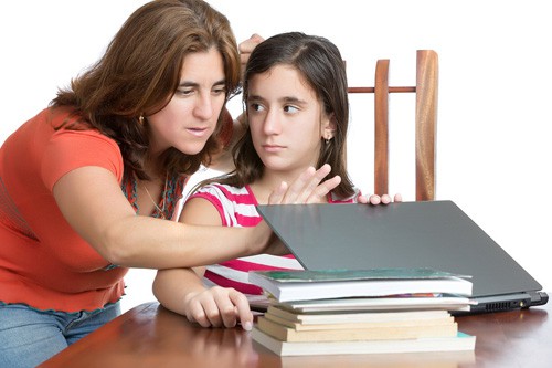 Cha mẹ cần làm gì để giúp con ôn thi hiệu quả? - Ảnh 1. Cha mẹ cần làm gì để giúp con ôn thi hiệu quả? - Ảnh 1.