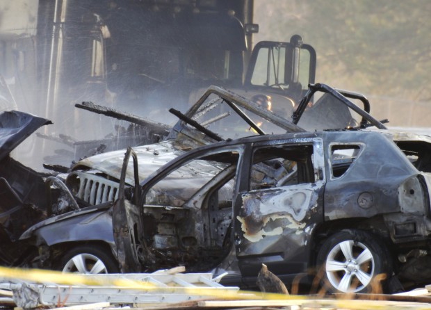 28 ô tô bốc cháy liên hoàn trên cao tốc Mỹ, 4 người thiệt mạng - Ảnh 2.