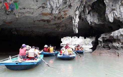 Quảng Ninh: Sẽ xử l&yacute; nghi&ecirc;m c&aacute;c cơ sở lưu tr&uacute;, dịch vụ lợi dụng tăng gi&aacute; dịp lễ - Ảnh 1.