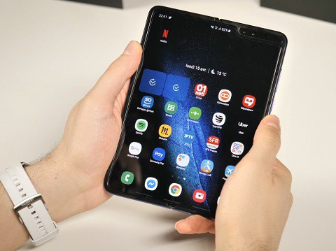 Samsung Galaxy Fold: những điểm cộng và điểm trừ! - Ảnh 1. Samsung Galaxy Fold: những điểm cộng và điểm trừ! - Ảnh 1.