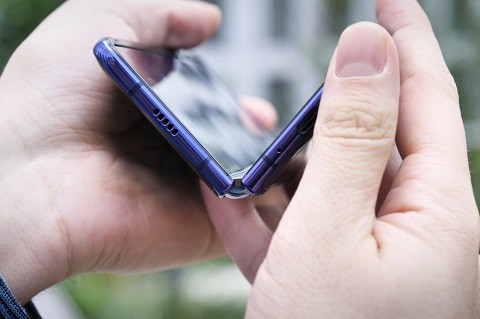 Samsung Galaxy Fold: những điểm cộng và điểm trừ! - Ảnh 2. Samsung Galaxy Fold: những điểm cộng và điểm trừ! - Ảnh 2.