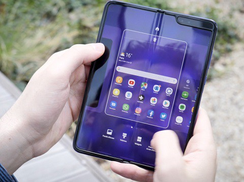 Samsung Galaxy Fold: những điểm cộng và điểm trừ! - Ảnh 5. Samsung Galaxy Fold: những điểm cộng và điểm trừ! - Ảnh 5.