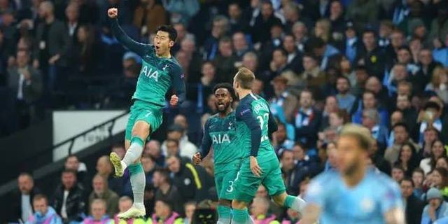  Cuộc đua kỳ lạ ở những vòng đấu cuối Premier League  - Ảnh 1.