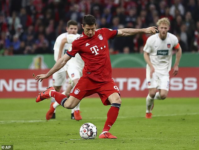 Lewandowski lập cú đúp, Bayern Munich nhọc nhằn vào bán kết Cúp Quốc gia Đức - Ảnh 4. Lewandowski lập cú đúp, Bayern Munich nhọc nhằn vào bán kết Cúp Quốc gia Đức - Ảnh 4.