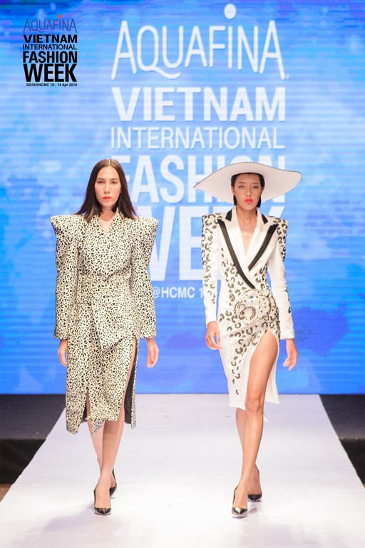 Nhiều NTK, thương hiệu thời trang đình đám tham dự Tuần lễ thời trang quốc tế Việt Nam Xuân - Hè 2019 - Ảnh 4. Nhiều NTK, thương hiệu thời trang đình đám tham dự Tuần lễ thời trang quốc tế Việt Nam Xuân - Hè 2019 - Ảnh 4.