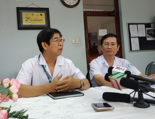 Bắt đối tượng đ&acirc;m 10 người ở Bệnh viện Bệnh Nhiệt đới TP.HCM - Ảnh 1.