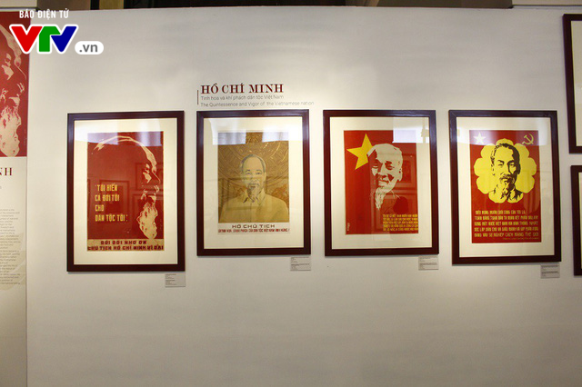 Ch&acirc;n dung Hồ Ch&iacute; Minh &ndash; G&oacute;c nh&igrave;n từ tranh cổ động (1969 &ndash; 2011): Khắc họa l&ecirc;n ch&acirc;n dung vị Cha gi&agrave; d&acirc;n tộc đầy b&igrave;nh dị - Ảnh 10.
