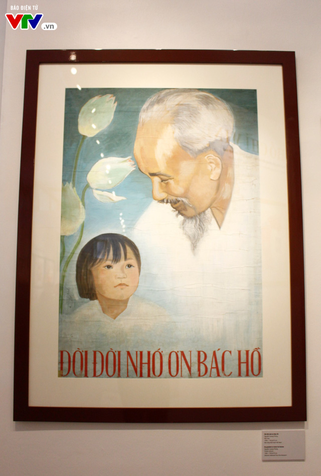 Ch&acirc;n dung Hồ Ch&iacute; Minh &ndash; G&oacute;c nh&igrave;n từ tranh cổ động (1969 &ndash; 2011): Khắc họa l&ecirc;n ch&acirc;n dung vị Cha gi&agrave; d&acirc;n tộc đầy b&igrave;nh dị - Ảnh 9.