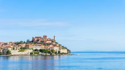 Italy: H&ograve;n đảo miễn ph&iacute; tiền ph&ograve;ng cho kh&aacute;ch nếu trời mưa - Ảnh 1.