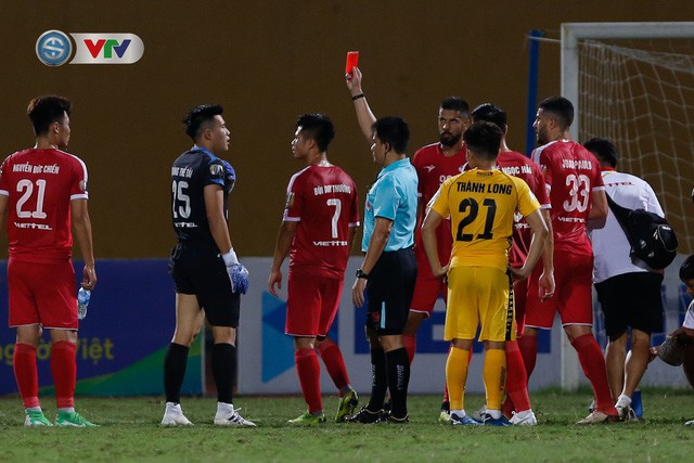 ẢNH: CLB Hải Phòng tiếp tục phải nhận thất bại trên sân Hàng Đẫy - Ảnh 4. ẢNH: CLB Hải Phòng tiếp tục phải nhận thất bại trên sân Hàng Đẫy - Ảnh 4.