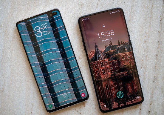 OnePlus 7 Pro vs Galaxy S10 Plus: kẻ tám lạng, người nửa cân! - Ảnh 1.