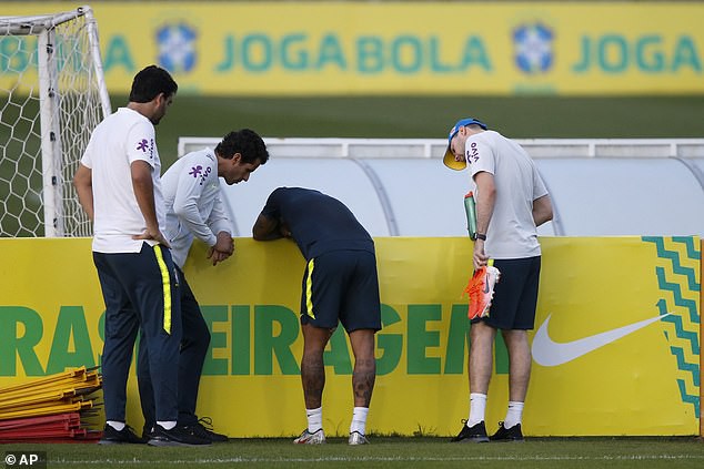 Neymar tiếp tục gặp chấn thương, người hâm mộ Brazil lo lắng - Ảnh 1.