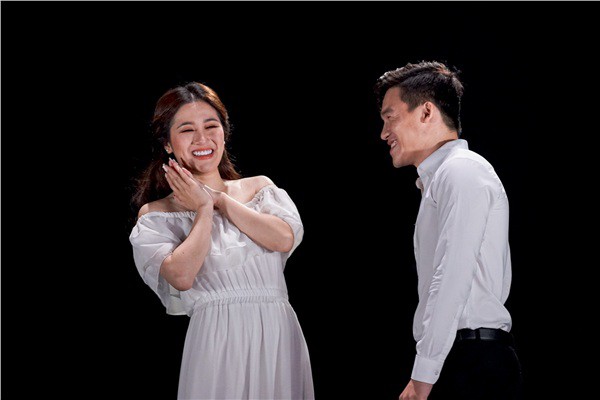 Thần tượng Bolero 2019: Quang Lê làm gãy cầu dừa, ngã nhào xuống bùn vì quá béo - Ảnh 8.