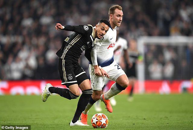  HLV Ajax: “Chúng tôi đã chiến đấu như sư tử”  - Ảnh 1.