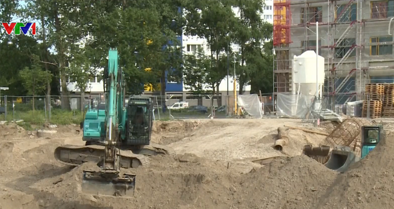 Hàng nghìn người ở Berlin (Đức) sơ tán khẩn cấp vì bom chưa nổ từ thời Thế chiến II- Ảnh 2. Hàng nghìn người ở Berlin (Đức) sơ tán khẩn cấp vì bom chưa nổ từ thời Thế chiến II- Ảnh 2.