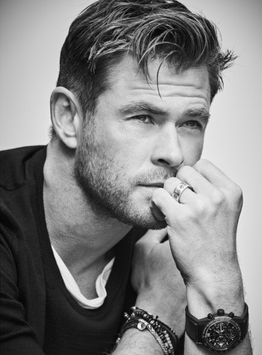 Ngây ngất với bộ ảnh mới của Thầm sấm Chris Hemsworth - Ảnh 1.