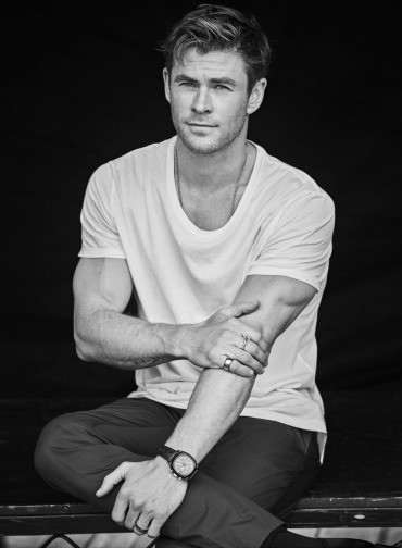 Ngây ngất với bộ ảnh mới của Thầm sấm Chris Hemsworth - Ảnh 16.