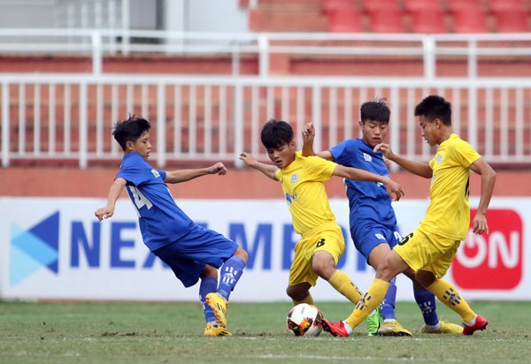 Thắng U15 Thanh Hóa trong loạt sút luân lưu, U15 SLNA bảo vệ thành công ngôi vô địch giải bóng đá U15 Quốc gia - Ảnh 1.