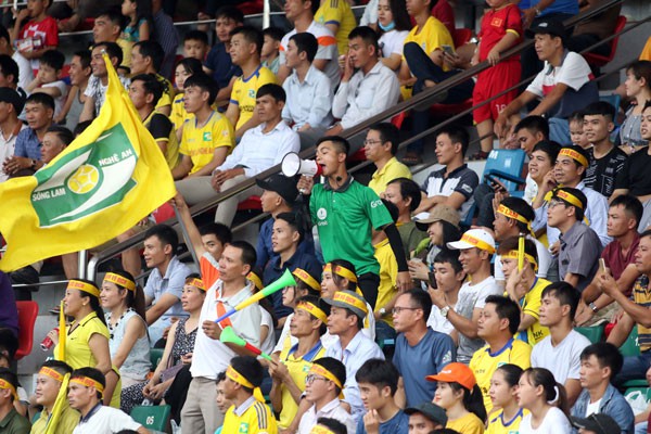 Thắng U15 Thanh Hóa trong loạt sút luân lưu, U15 SLNA bảo vệ thành công ngôi vô địch giải bóng đá U15 Quốc gia - Ảnh 2.