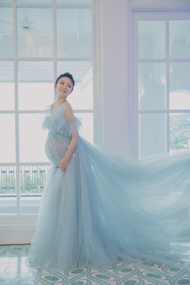 An Dĩ Hiên khoe nhan sắc quyến rũ dù bầu bí - Ảnh 1. An Dĩ Hiên khoe nhan sắc quyến rũ dù bầu bí - Ảnh 1.