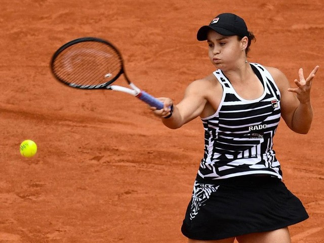 Pháp mở rộng 2019: Ashleigh Barty và Marketa Vondrousova giành quyền vào chung kết - Ảnh 1.