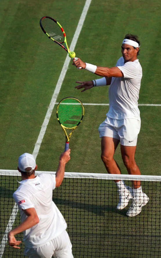 Wimbledon 2019: Thắng áp đảo Querrey, Nadal tạo nên trận bán kết trong mơ với Federer - Ảnh 1.