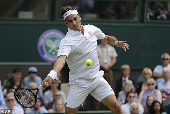 Wimbledon 2019: Thắng ngược Harris, Federer giành quyền vào vòng 2 - Ảnh 2. Wimbledon 2019: Thắng ngược Harris, Federer giành quyền vào vòng 2 - Ảnh 2.