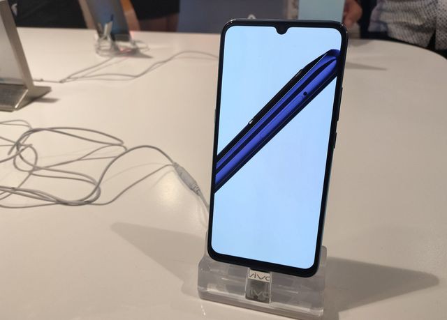 Vivo ra mắt smartphone có cảm biến vân tay màn hình giá dưới 7 triệu đồng - Ảnh 1.