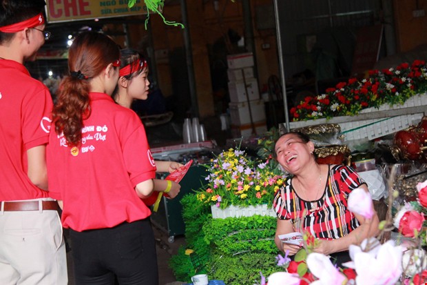 Tuyên Quang: Đội mưa bão đi vận động hiến máu - Ảnh 3.