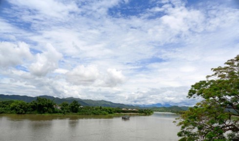 
The Huong river hugs Ha Khe hill where Thien Mu pagoda lies on (Photo: Thu Hang/VOV)
