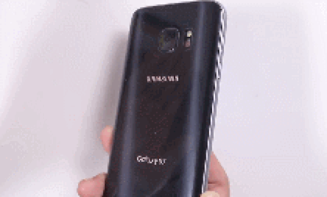 Những cách hay tận dụng đèn flash trên smartphone mà có thể bạn chưa biết - Ảnh 1.