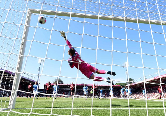 Thắng đậm Bournemouth, Man City áp sát Liverpool - Ảnh 3.