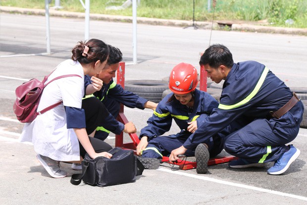 Trương Quỳnh Anh ngã đau đớn tại “Mỹ nhân hành động” - Ảnh 2.