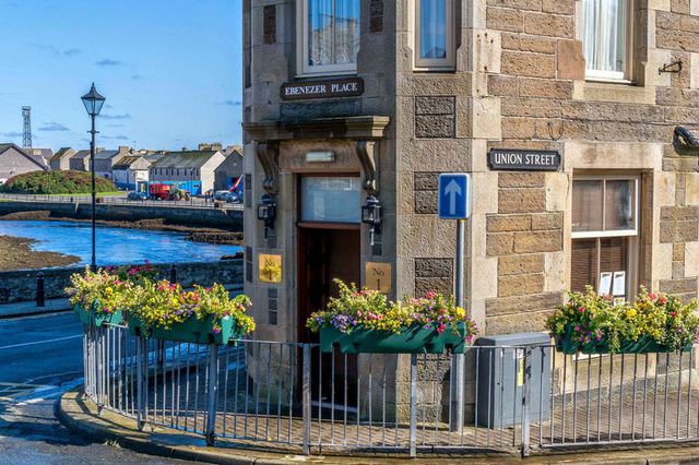 Đi v&agrave;i bước ch&acirc;n l&agrave; hết con đường ngắn nhất thế giới - Ảnh 3.