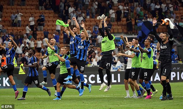 Inter 4-0 Lecce: Lukaku lập công trong ngày ra mắt Inter - Ảnh 5.