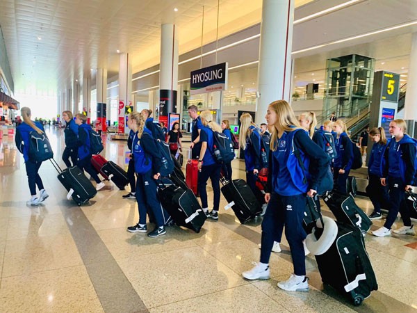 U15 nữ Hong Kong (Trung Quốc) và U15 nữ Iceland đã có mặt tại Việt Nam - Ảnh 3.