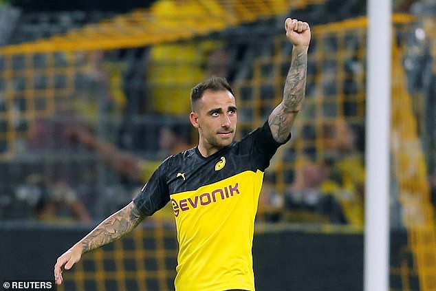 Paco Alcacer mở tỉ số cho Dortmund đầu hiệp 2 Paco Alcacer mở tỉ số cho Dortmund đầu hiệp 2