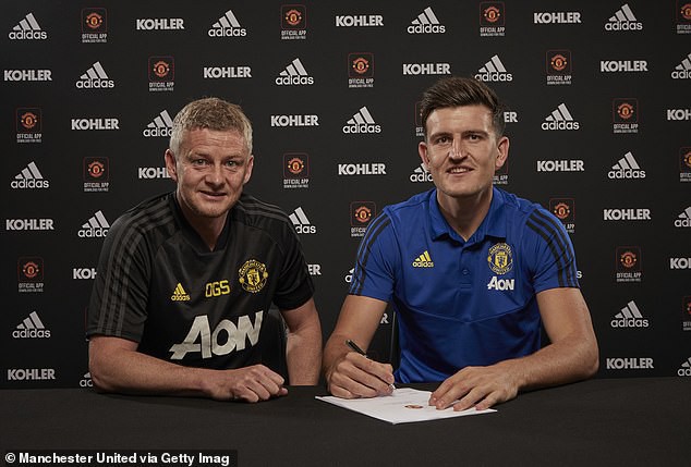 CHÍNH THỨC: Gia nhập Man Utd, Harry Maguire trở thành hậu vệ đắt giá nhất thế giới - Ảnh 2.