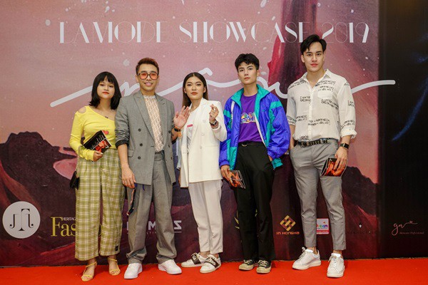 Học sinh Hà Nội cháy hết mình trong Showcase LaMode 2019 - Ảnh 1. Học sinh Hà Nội cháy hết mình trong Showcase LaMode 2019 - Ảnh 1.