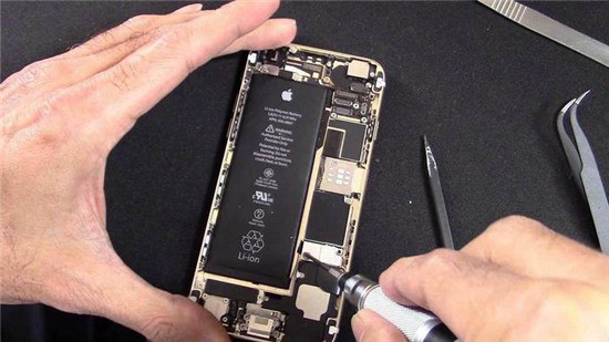 Apple siết chặt việc thay pin lô trên các Iphone đời mới - Ảnh 3.