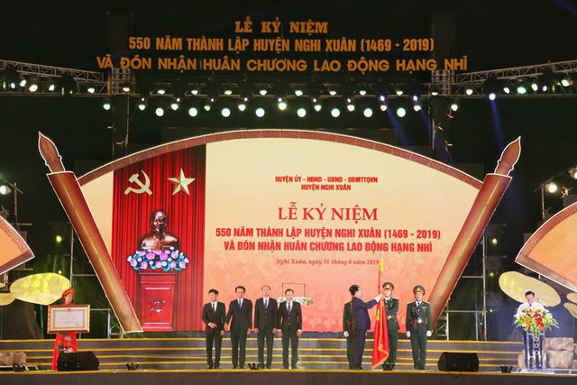 Hà Tĩnh: Long trọng Lễ kỷ niệm 550 năm thành lập huyện Nghi Xuân - Ảnh 1.