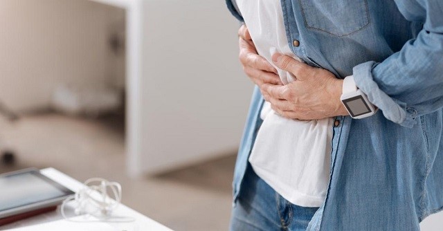 Bụng quặn đau, đi ngoài liên tục sau khi uống rượu bia là biểu hiện của bệnh gì? - Ảnh 1. Bụng quặn đau, đi ngoài liên tục sau khi uống rượu bia là biểu hiện của bệnh gì? - Ảnh 1.
