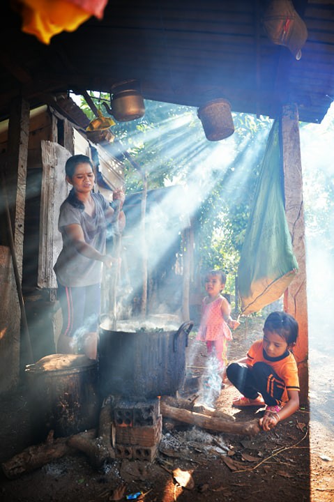 Vì quá nghèo khổ, tôi chưa từng nghĩ đến có thể chữa bệnh cho con... - Ảnh 5.