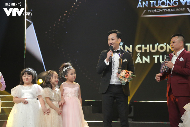 VTV Awards 2019: Ấn tượng, mới mẻ và đầy cảm xúc! - Ảnh 2.