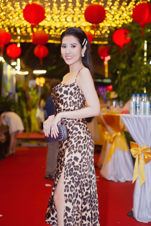 Dương Yến Nhung tái xuất xinh đẹp sau 1 năm ở ẩn vì trầm cảm - Ảnh 6.