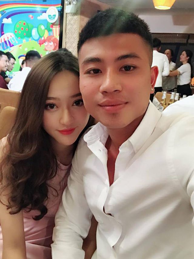 Danh tính bạn gái xinh như hoa hậu của cầu thủ Đinh Thanh Bình - Ảnh 2. Danh tính bạn gái xinh như hoa hậu của cầu thủ Đinh Thanh Bình - Ảnh 2.
